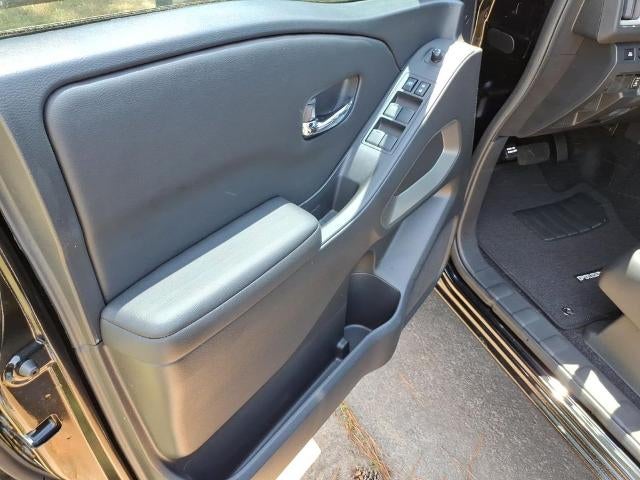2025 Nissan Frontier Crew Cab 4x2 SV