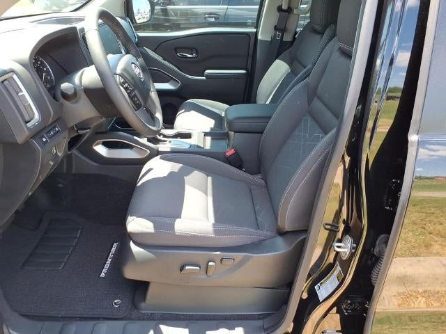 2025 Nissan Frontier Crew Cab 4x2 SV