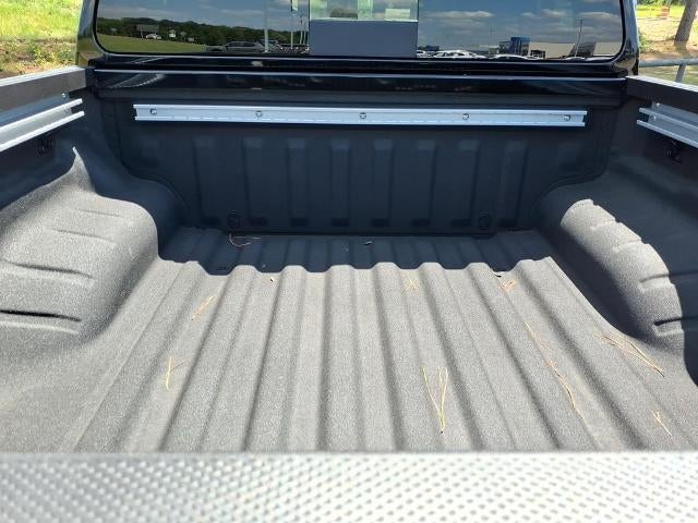 2025 Nissan Frontier Crew Cab 4x2 SV