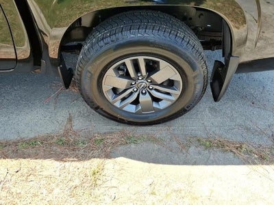 2025 Nissan Frontier Crew Cab 4x2 SV