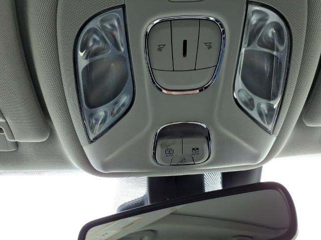 2020 Jeep Compass Latitude w/Sun/Safety Pkg FWD