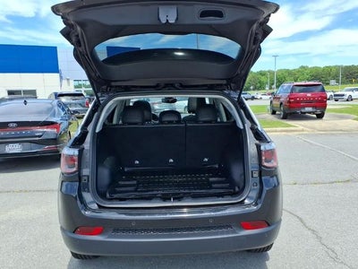 2020 Jeep Compass Latitude w/Sun/Safety Pkg FWD
