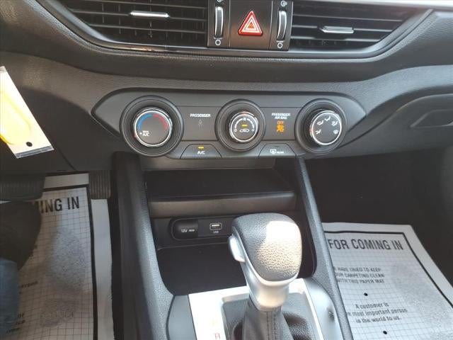 2023 Kia Forte LXS IVT