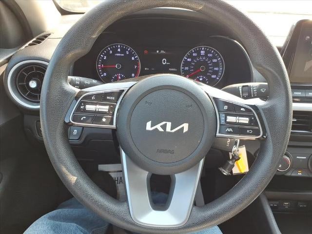 2023 Kia Forte LXS IVT