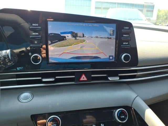 2022 Hyundai ELANTRA SEL IVT