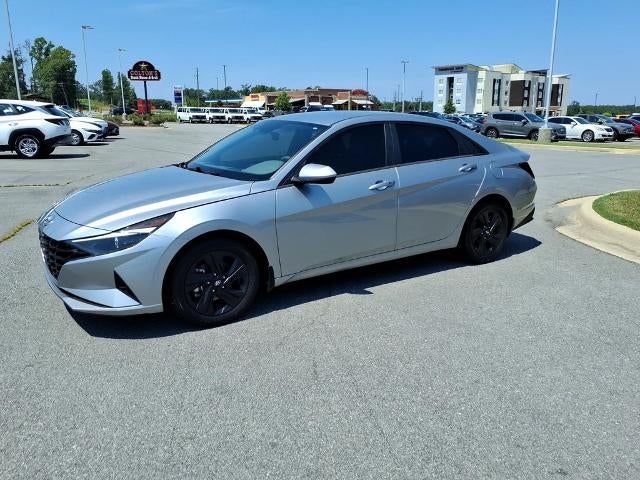 2022 Hyundai ELANTRA SEL IVT