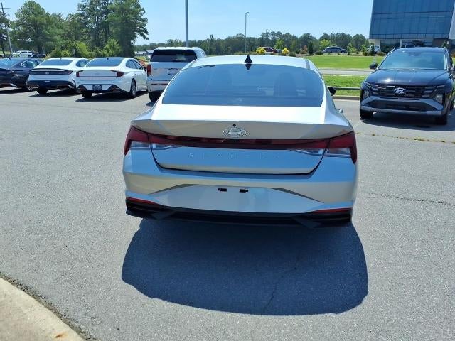 2022 Hyundai ELANTRA SEL IVT
