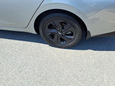 2022 Hyundai ELANTRA SEL IVT