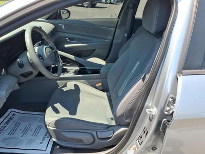 2022 Hyundai ELANTRA SEL IVT