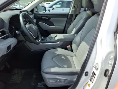 2021 Toyota Highlander XLE FWD (Natl)