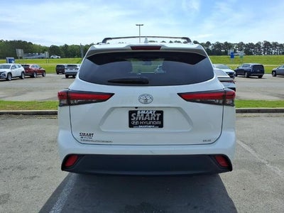 2021 Toyota Highlander XLE FWD (Natl)