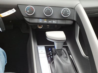 2026 Hyundai ELANTRA SE