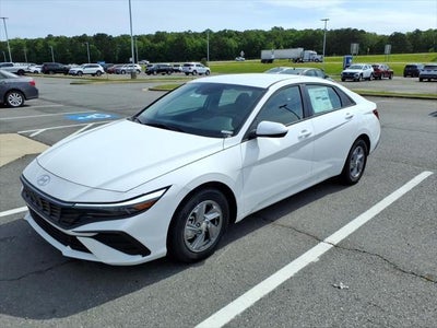 2026 Hyundai ELANTRA SE