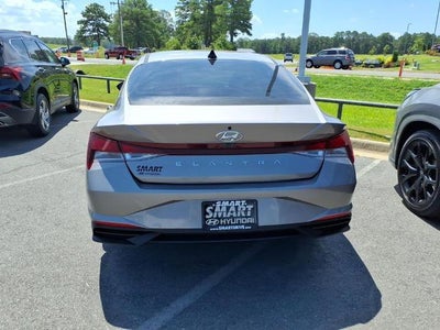 2022 Hyundai ELANTRA SEL IVT