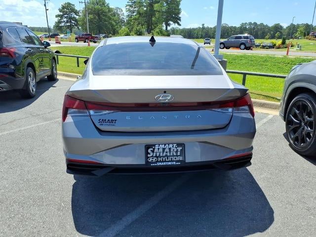2022 Hyundai ELANTRA SEL IVT