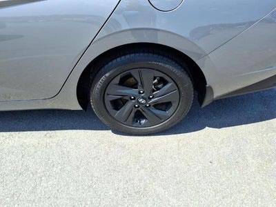 2022 Hyundai ELANTRA SEL IVT