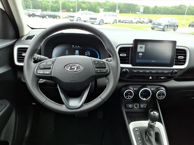 2026 Hyundai VENUE SEL w/Two-Tone Roof