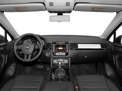 2014 Volkswagen Touareg 4dr 3.6L Lux