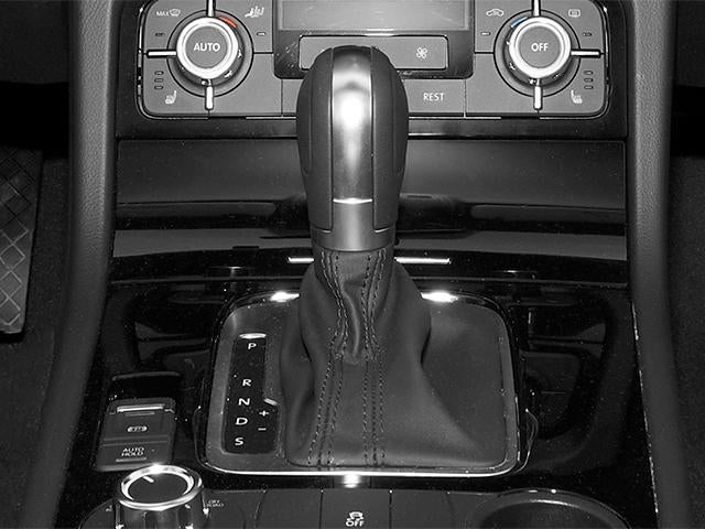 2014 Volkswagen Touareg 4dr 3.6L Lux