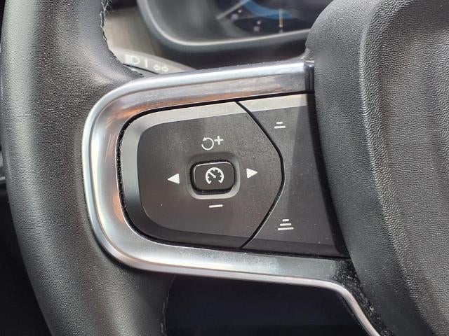 2023 Volvo XC40 B4 FWD Ultimate Bright Theme