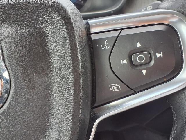 2023 Volvo XC40 B4 FWD Ultimate Bright Theme