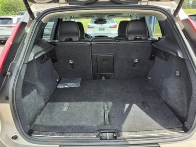 2023 Volvo XC40 B4 FWD Ultimate Bright Theme