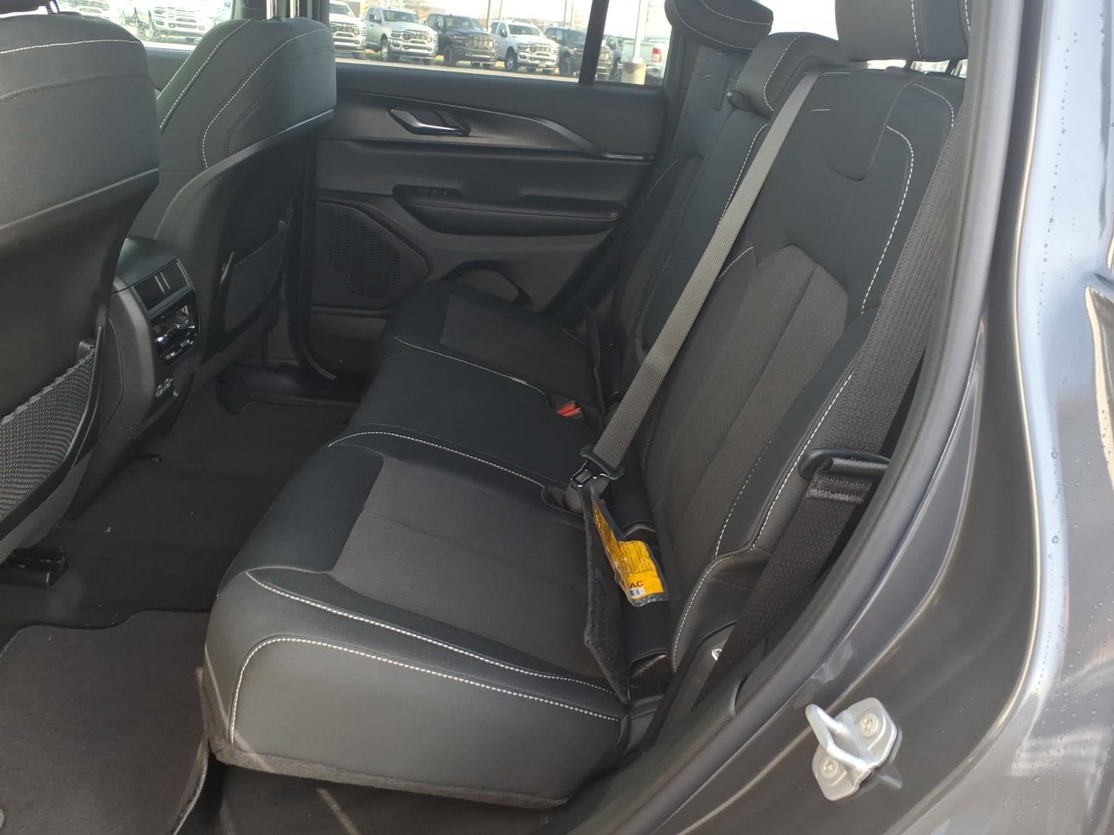 2026 Jeep Grand Cherokee GRAND CHEROKEE LAREDO X 4X4