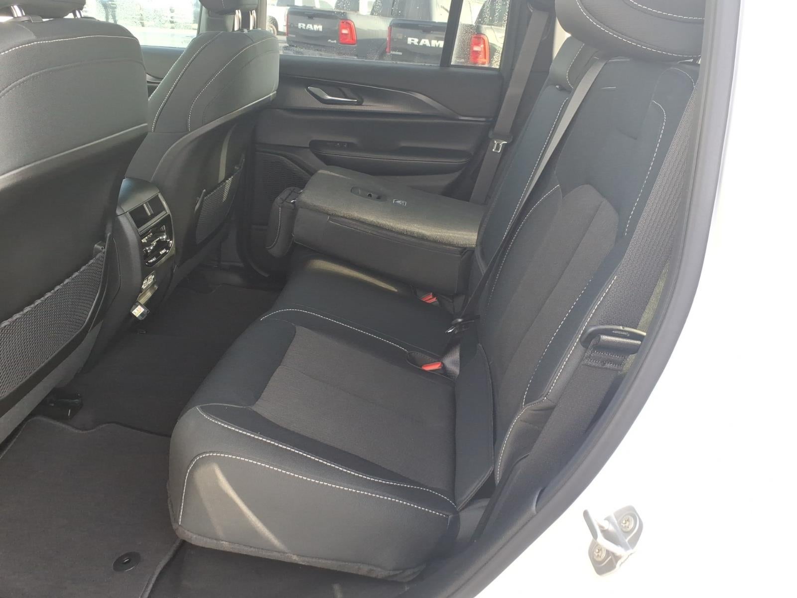 2026 Jeep Grand Cherokee GRAND CHEROKEE LAREDO X 4X4