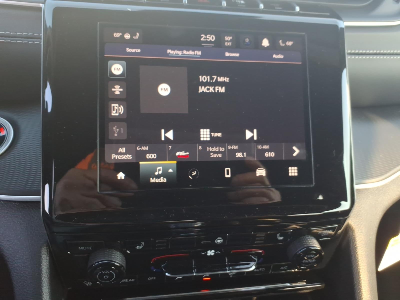 2026 Jeep Grand Cherokee GRAND CHEROKEE LAREDO X 4X4