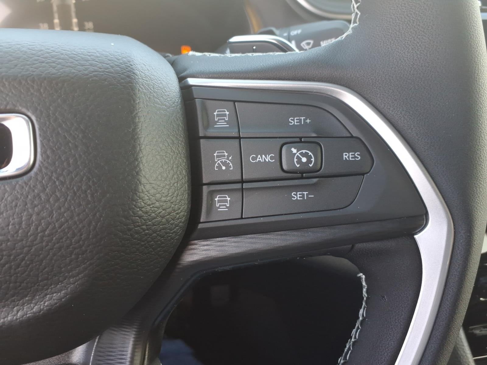 2026 Jeep Grand Cherokee GRAND CHEROKEE LAREDO X 4X4