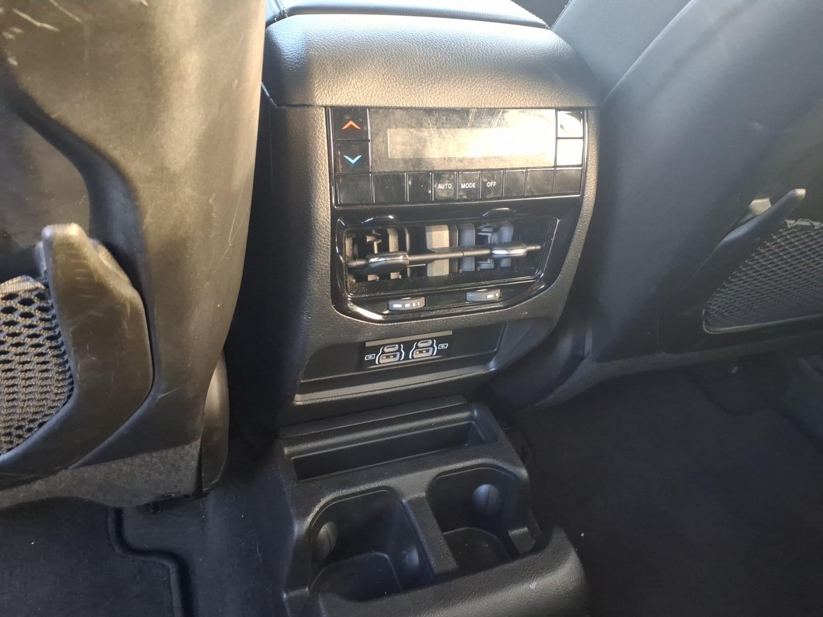 2023 Jeep Grand Cherokee L Laredo 4x2