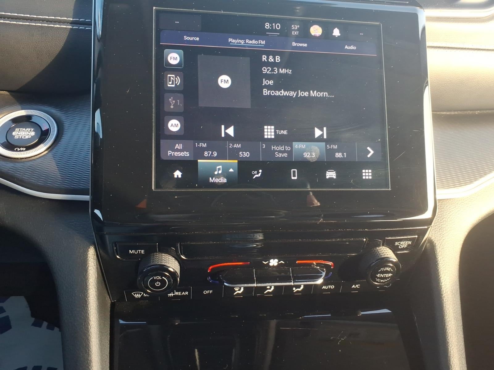 2023 Jeep Grand Cherokee L Laredo 4x2