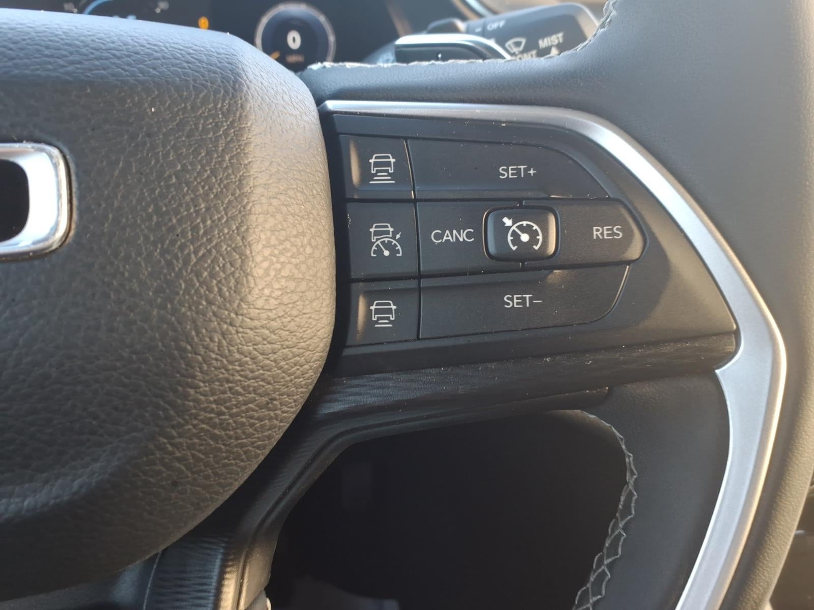 2023 Jeep Grand Cherokee L Laredo 4x2