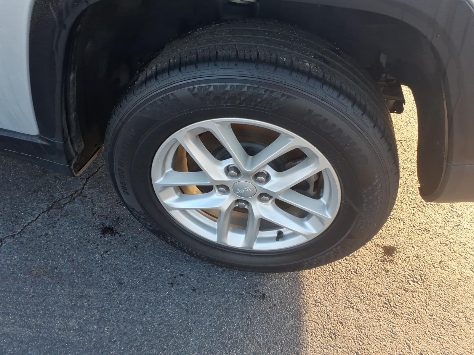 2023 Jeep Grand Cherokee L Laredo 4x2