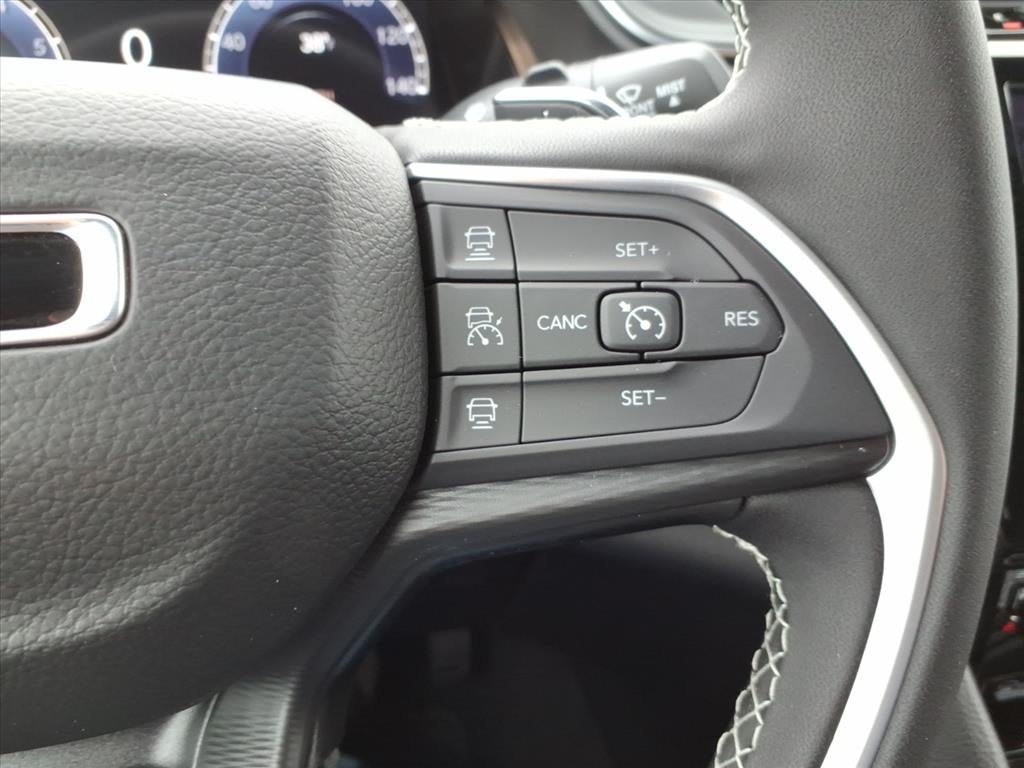 2025 Jeep Grand Cherokee GRAND CHEROKEE L LAREDO 4X4