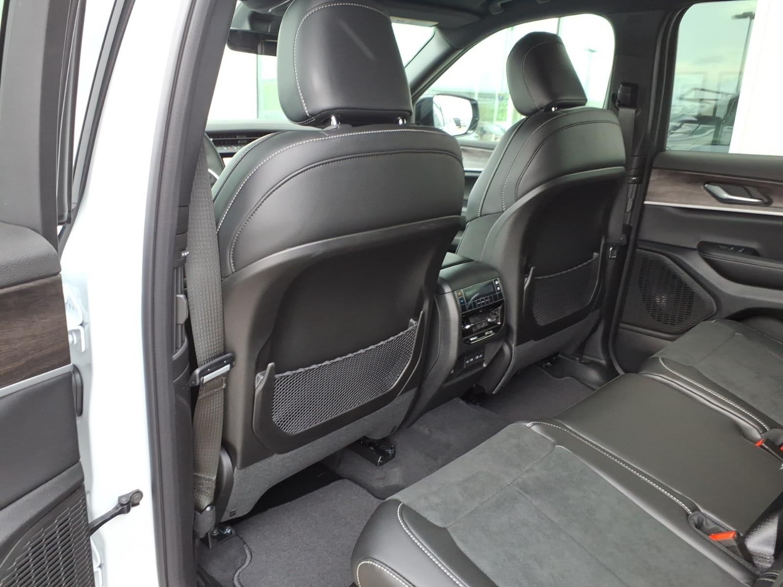 2026 Jeep Grand Cherokee GRAND CHEROKEE L LAREDO ALTITUDE 4X4