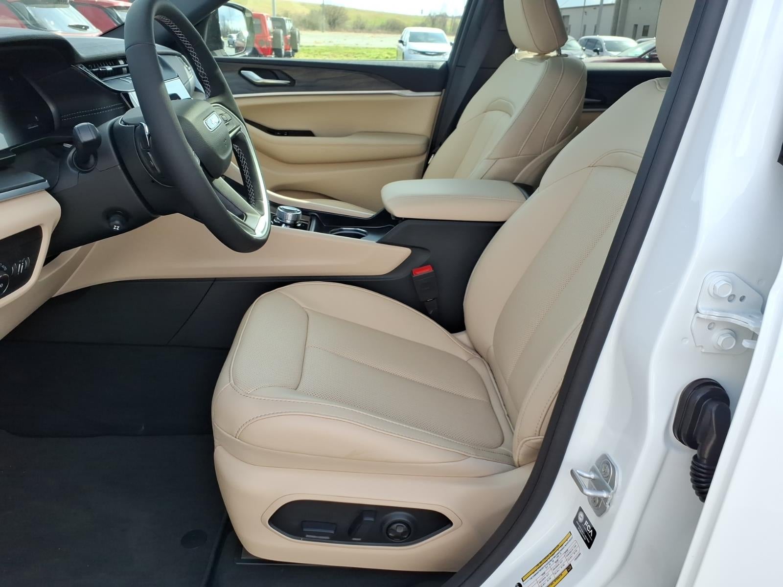 2026 Jeep Grand Cherokee GRAND CHEROKEE L LIMITED 4X4