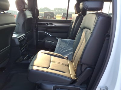 2026 Jeep Grand Wagoneer GRAND WAGONEER UPLAND 4X4