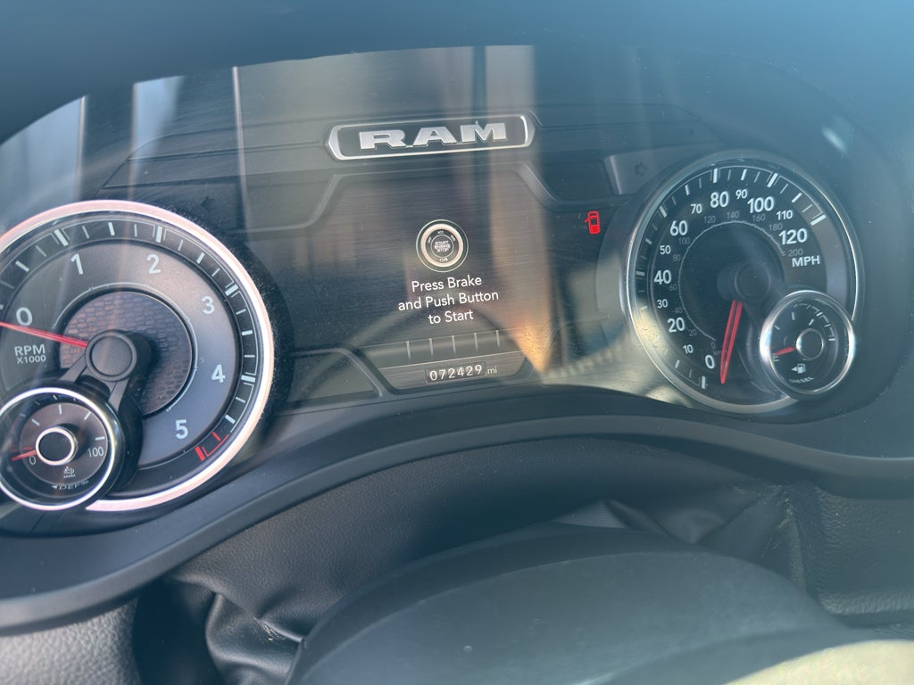 2022 RAM 1500 Laramie Crew Cab 4x4 5'7' Box