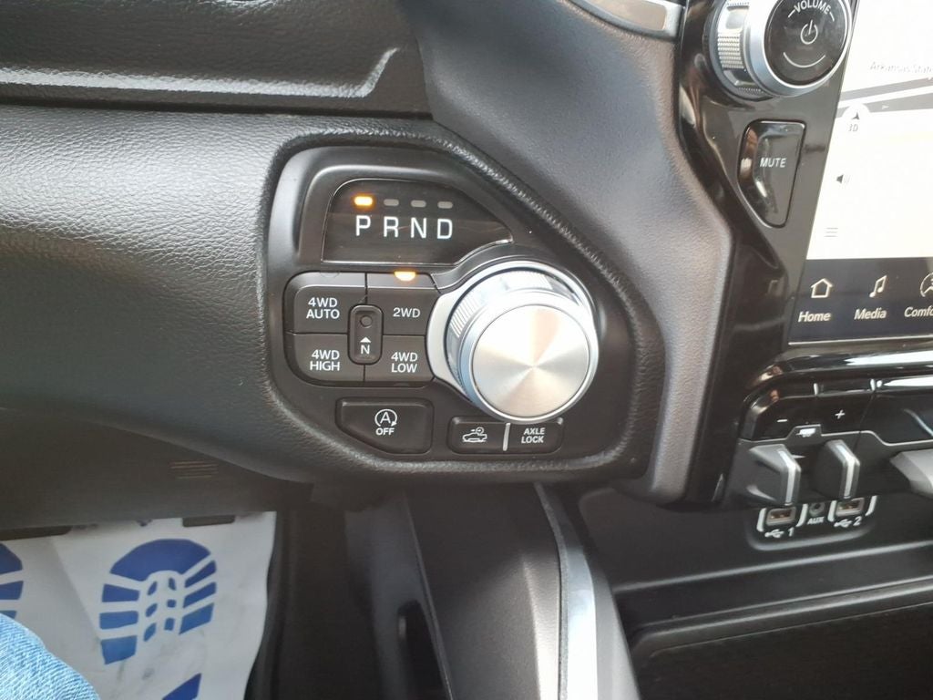 2023 RAM 1500 Laramie Crew Cab 4x4 5'7' Box