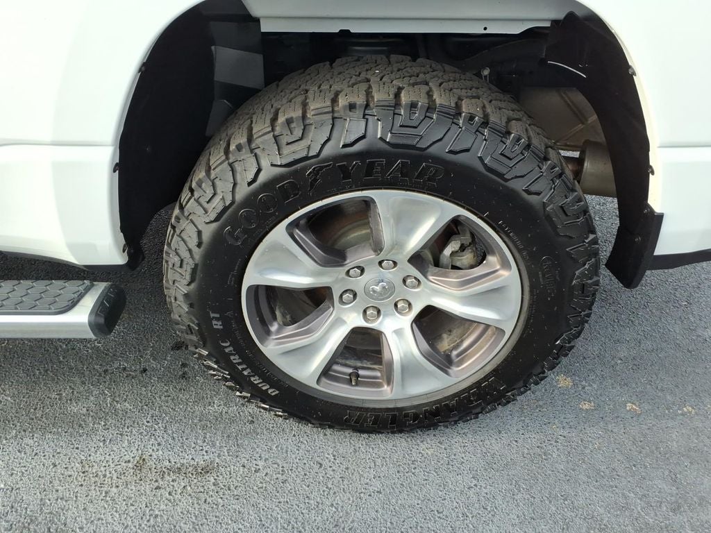 2023 RAM 1500 Laramie Crew Cab 4x4 5'7' Box