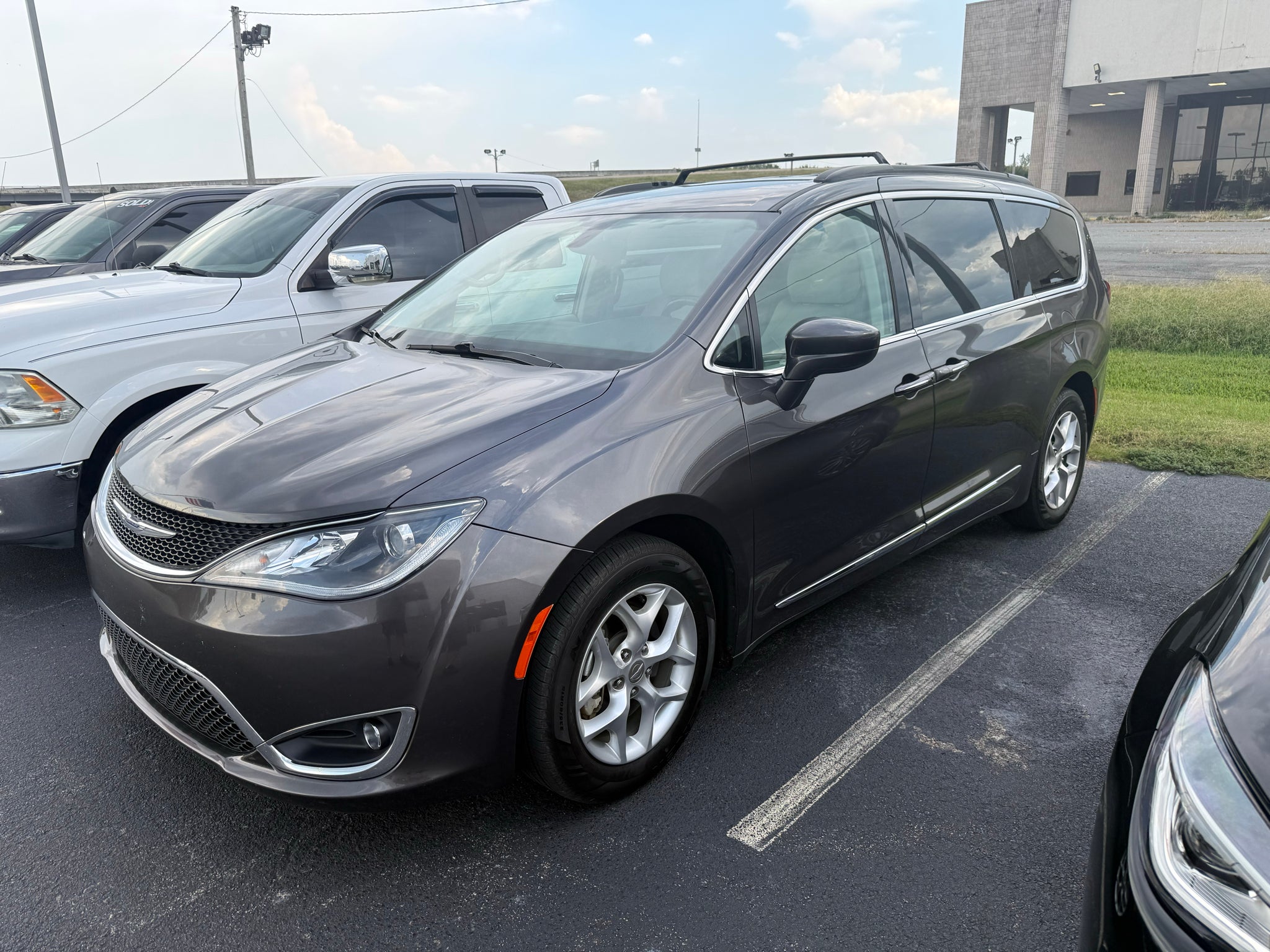2017 Chrysler Pacifica Touring-L