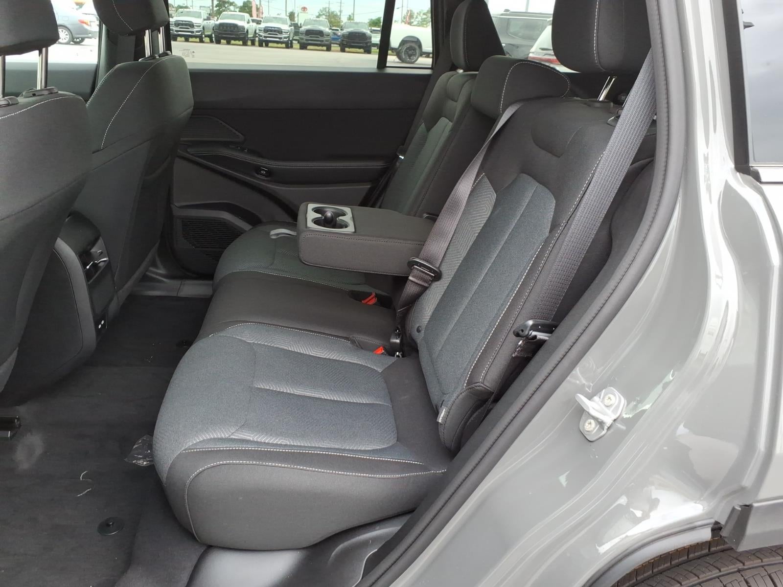 2026 Jeep Cherokee CHEROKEE LAREDO 4X4