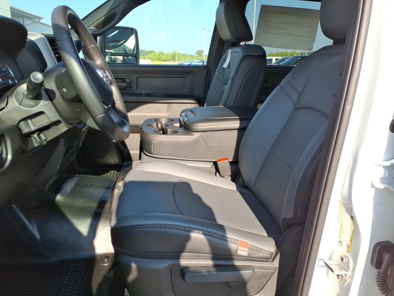 2026 RAM 2500 RAM 2500 TRADESMAN CREW CAB 4X4 6'4' BOX