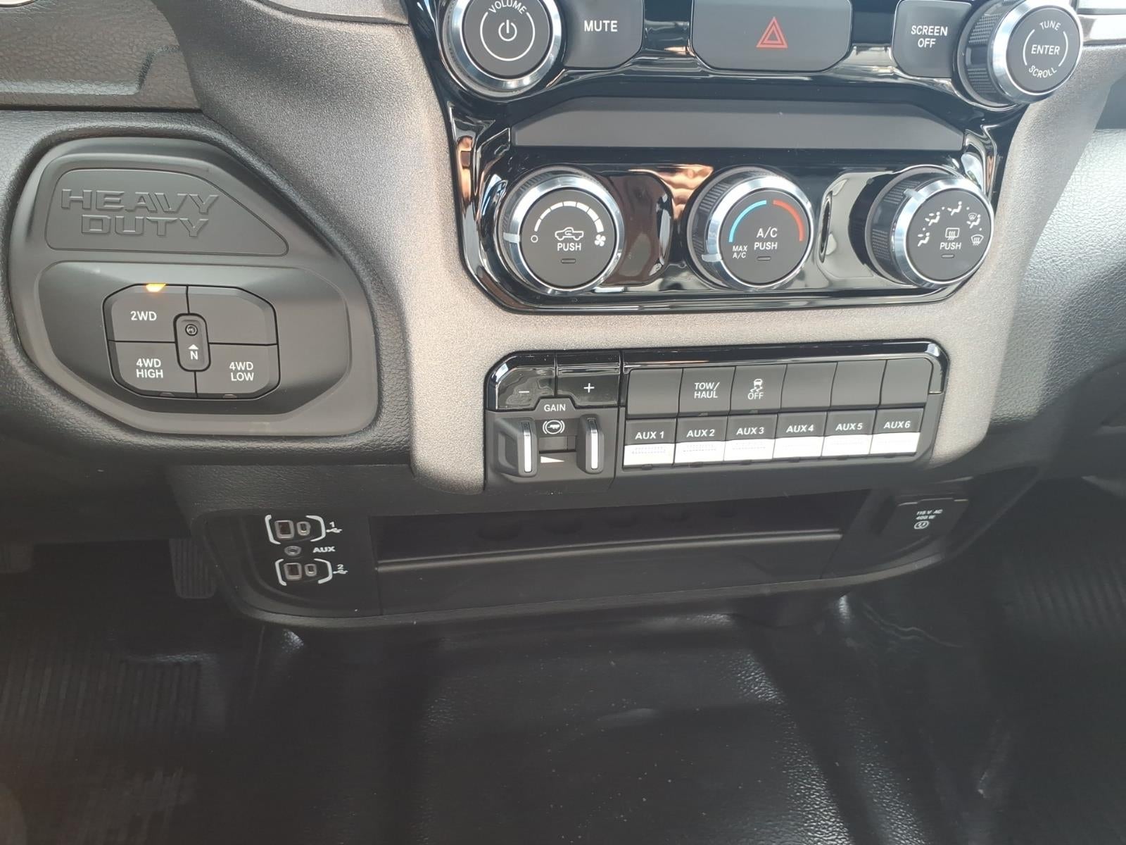 2026 RAM Ram 3500 RAM 3500 TRADESMAN CREW CAB 4X4 8' BOX