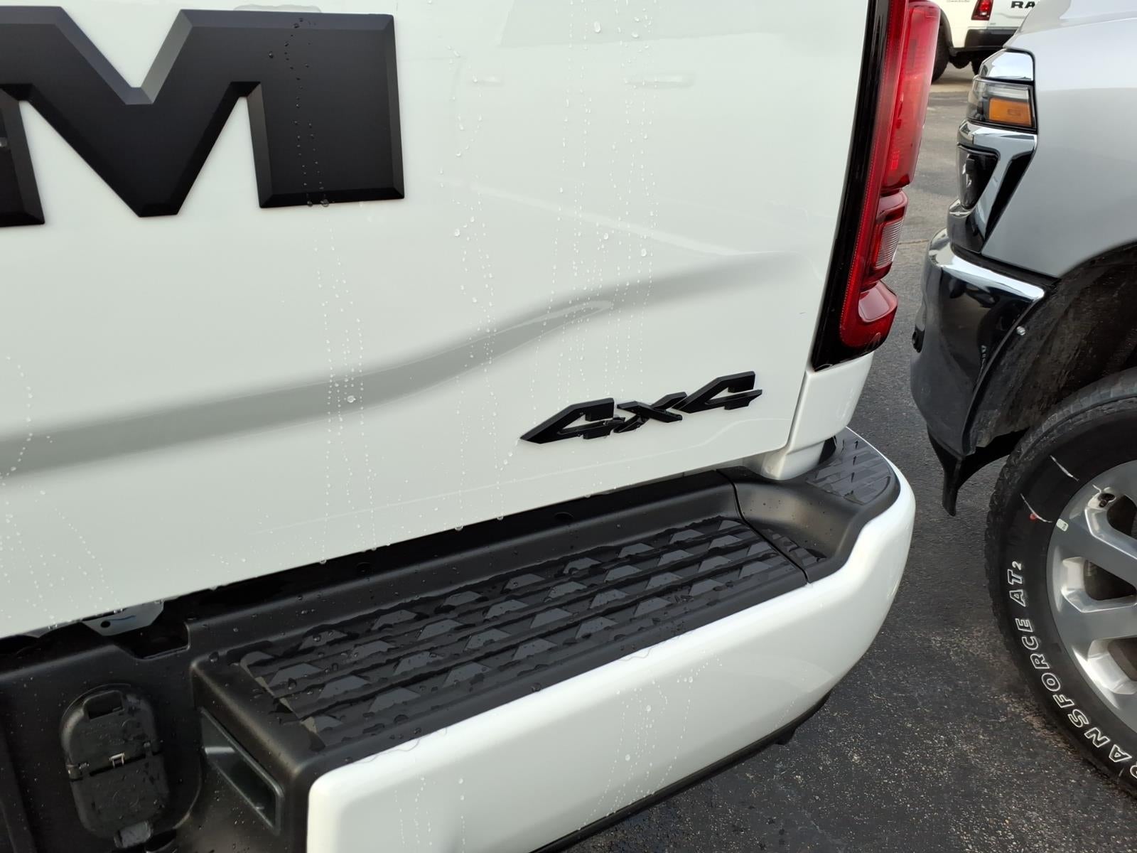 2026 RAM Ram 2500 RAM 2500 BLACK EXPRESS CREW CAB 4X4 6'4' BOX