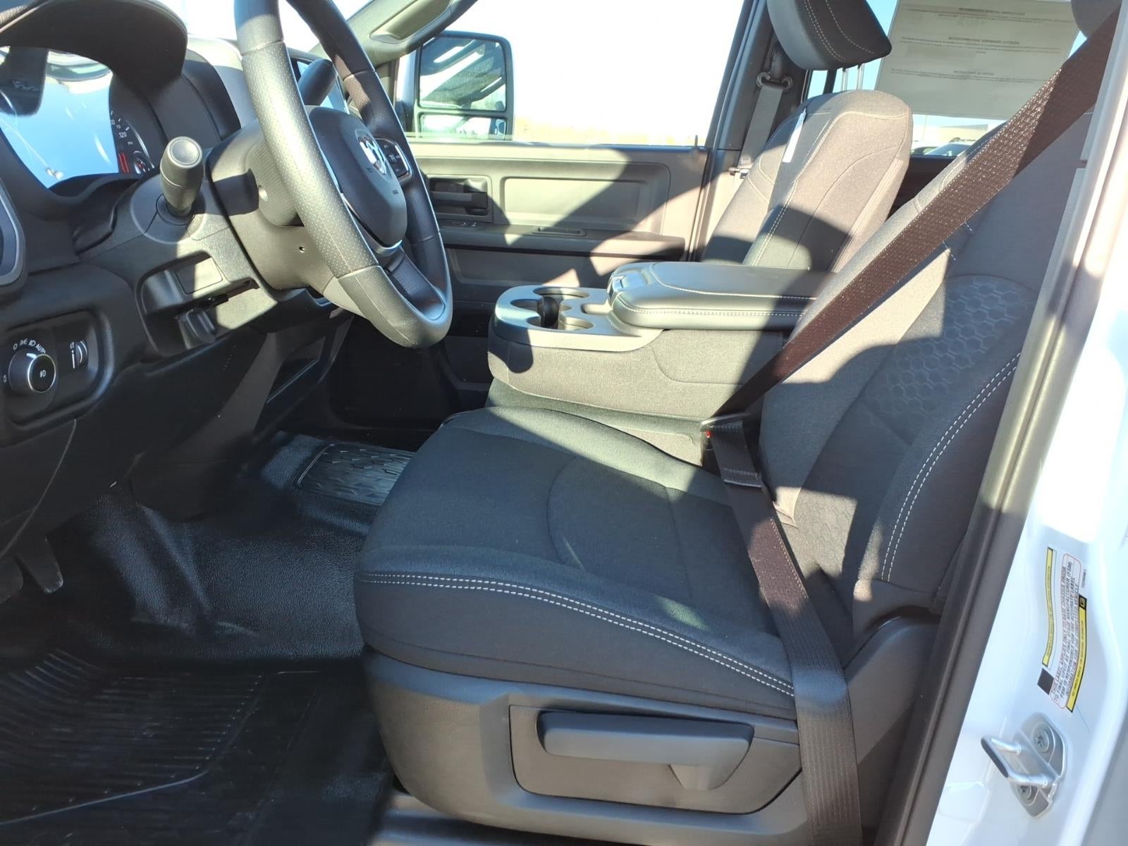 2026 RAM Ram 3500 Chassis Cab RAM 3500 TRADESMAN CREW CAB CHASSIS 4X4 60' CA