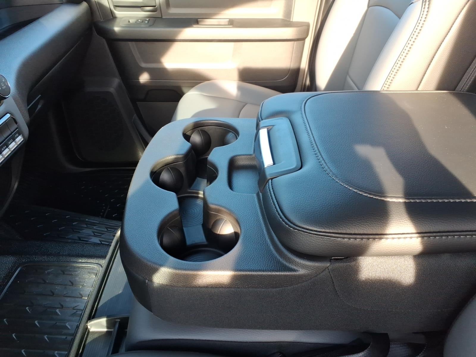 2026 RAM Ram 3500 Chassis Cab RAM 3500 TRADESMAN CREW CAB CHASSIS 4X4 60' CA