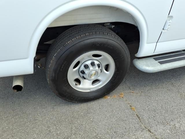 2025 Chevrolet Express Cargo Base
