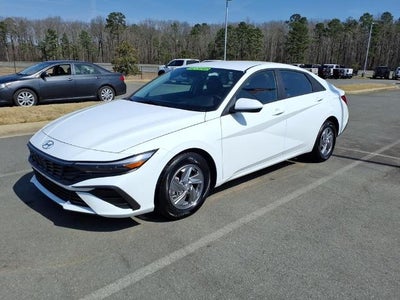 2024 Hyundai Elantra SE